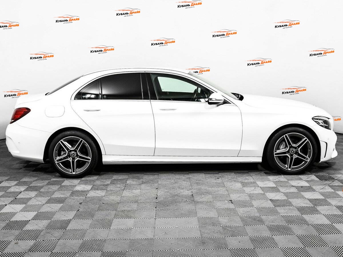 Mercedes-Benz C-Класс 2018 года с пробегом. Фото: #3