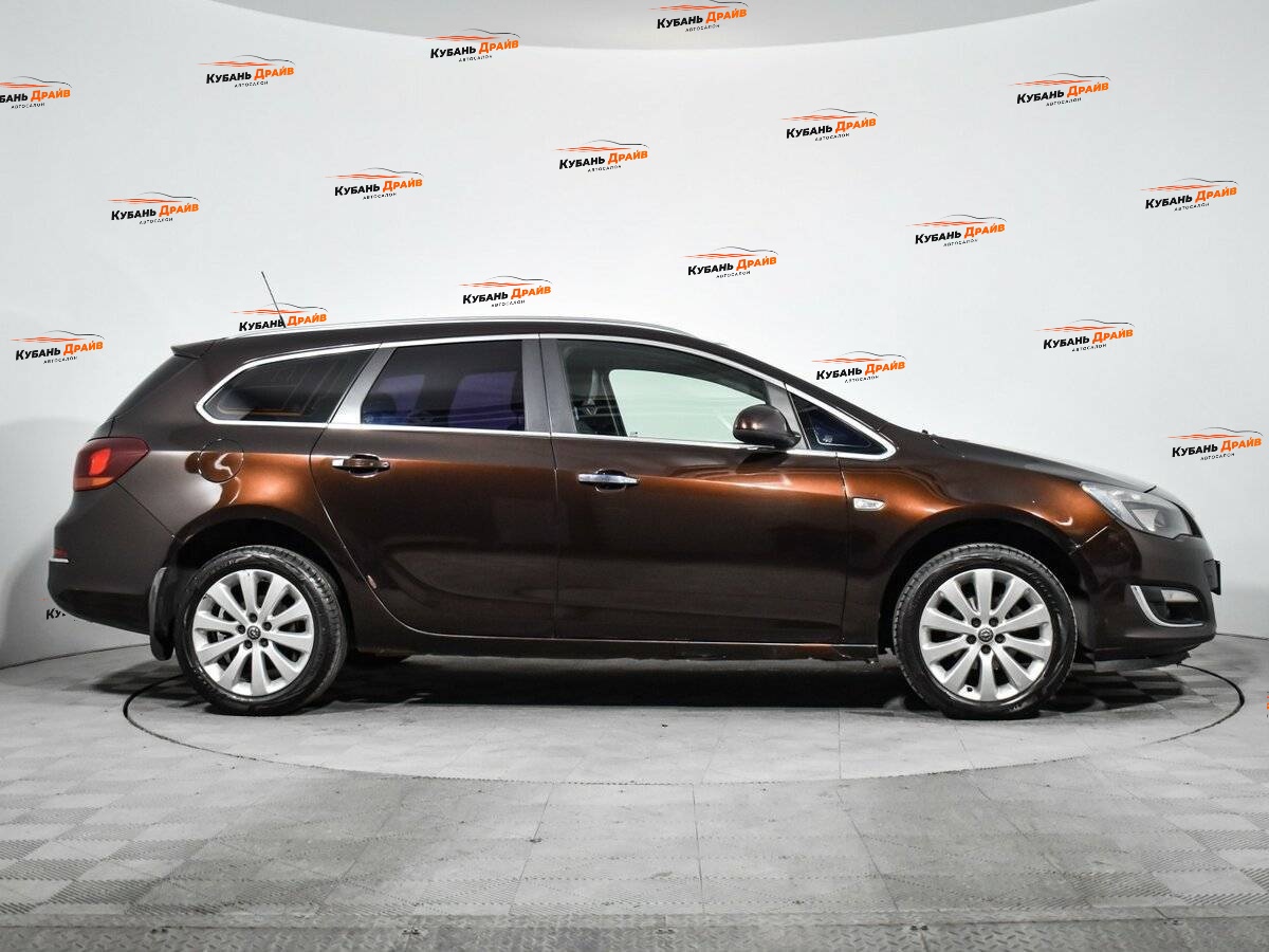 Opel Astra 2013 года с пробегом. Фото: #3