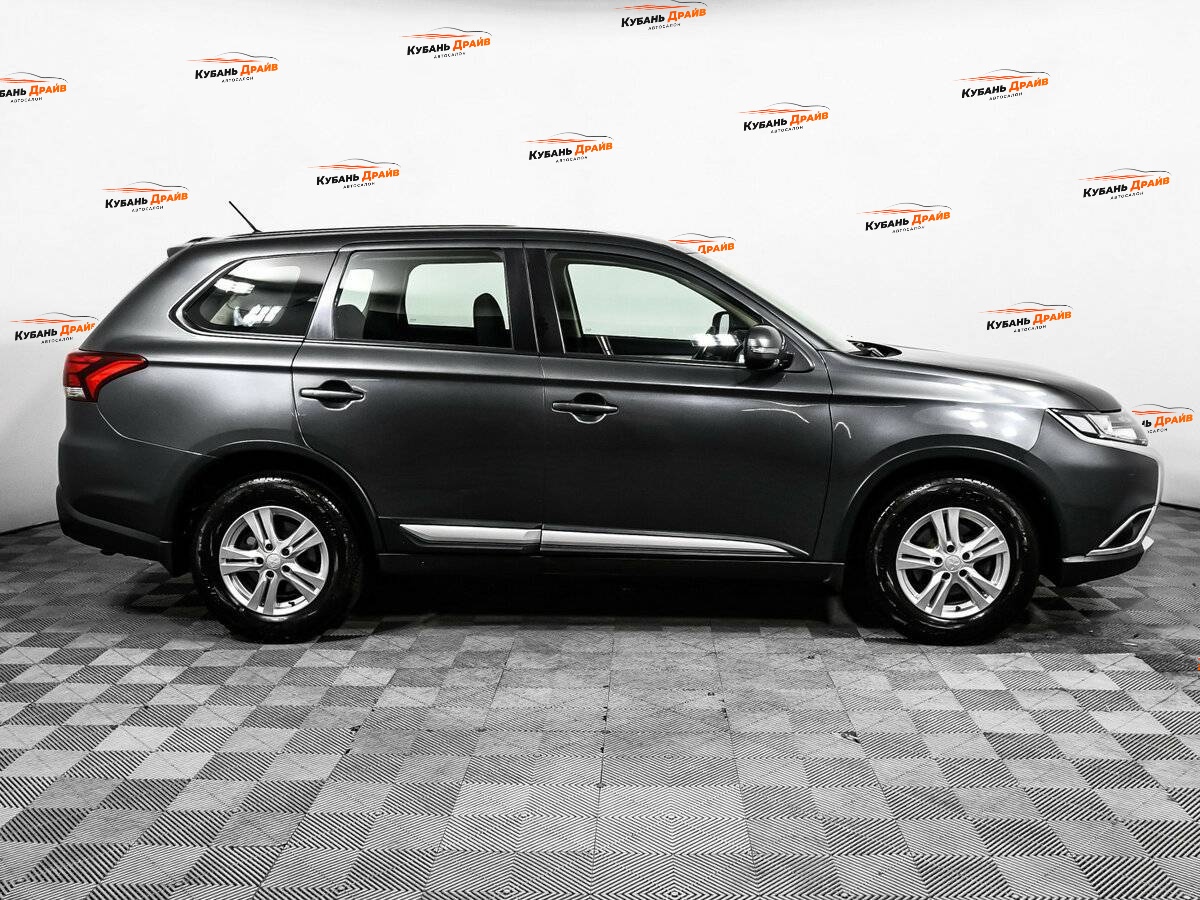 Mitsubishi Outlander 2016 года с пробегом. Фото: #3