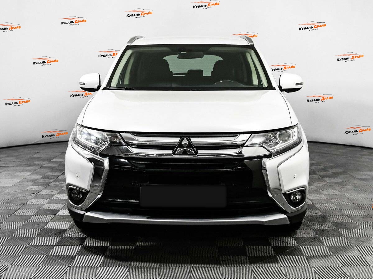 Mitsubishi Outlander 2017 года с пробегом. Фото: #1