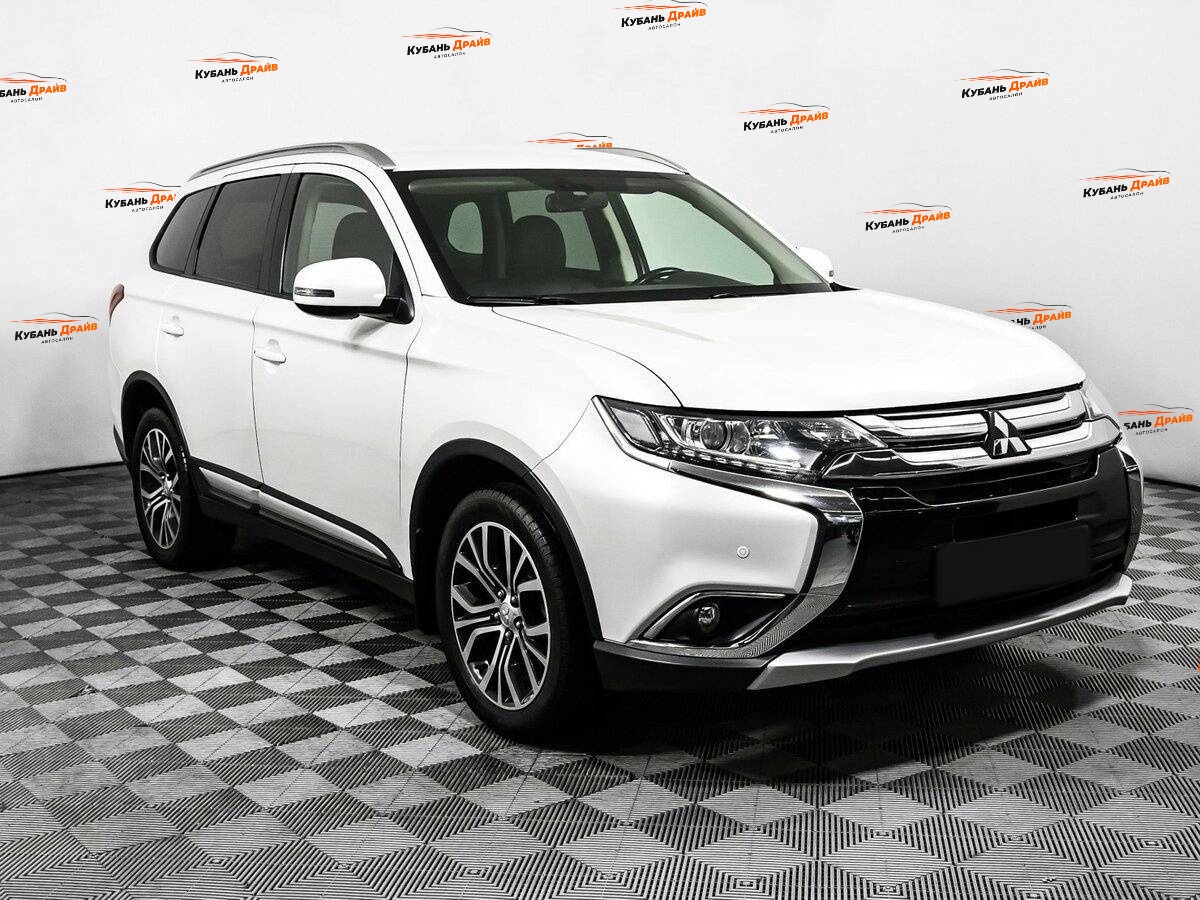 Mitsubishi Outlander 2017 года с пробегом. Фото: #2