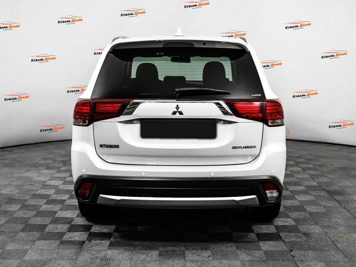 Mitsubishi Outlander 2017 года с пробегом. Фото: #5