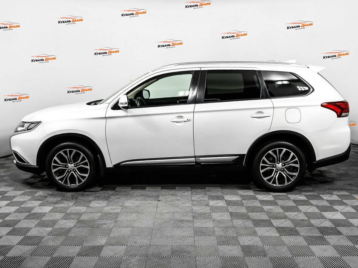 Mitsubishi Outlander 2017 года с пробегом. Фото: #7