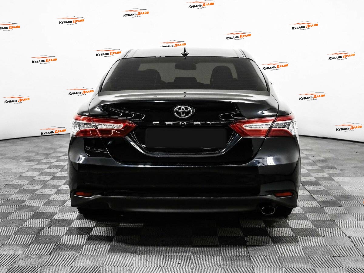 Toyota Camry 2019 года с пробегом. Фото: #5
