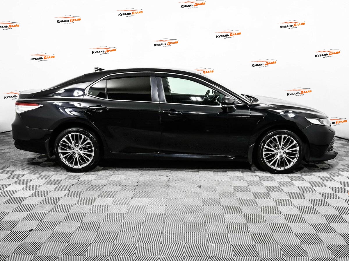 Toyota Camry 2019 года с пробегом. Фото: #3