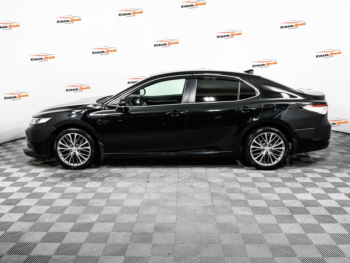Toyota Camry 2019 года с пробегом. Фото: #7