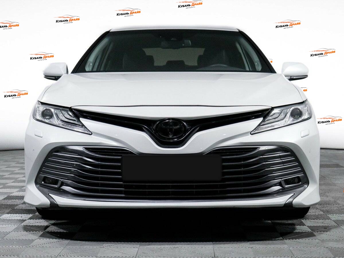 Toyota Camry 2019 года с пробегом. Фото: #1