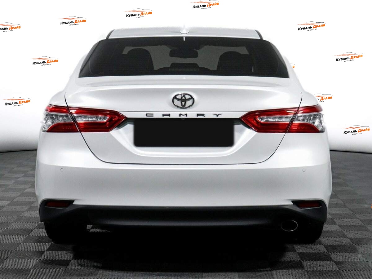 Toyota Camry 2019 года с пробегом. Фото: #5