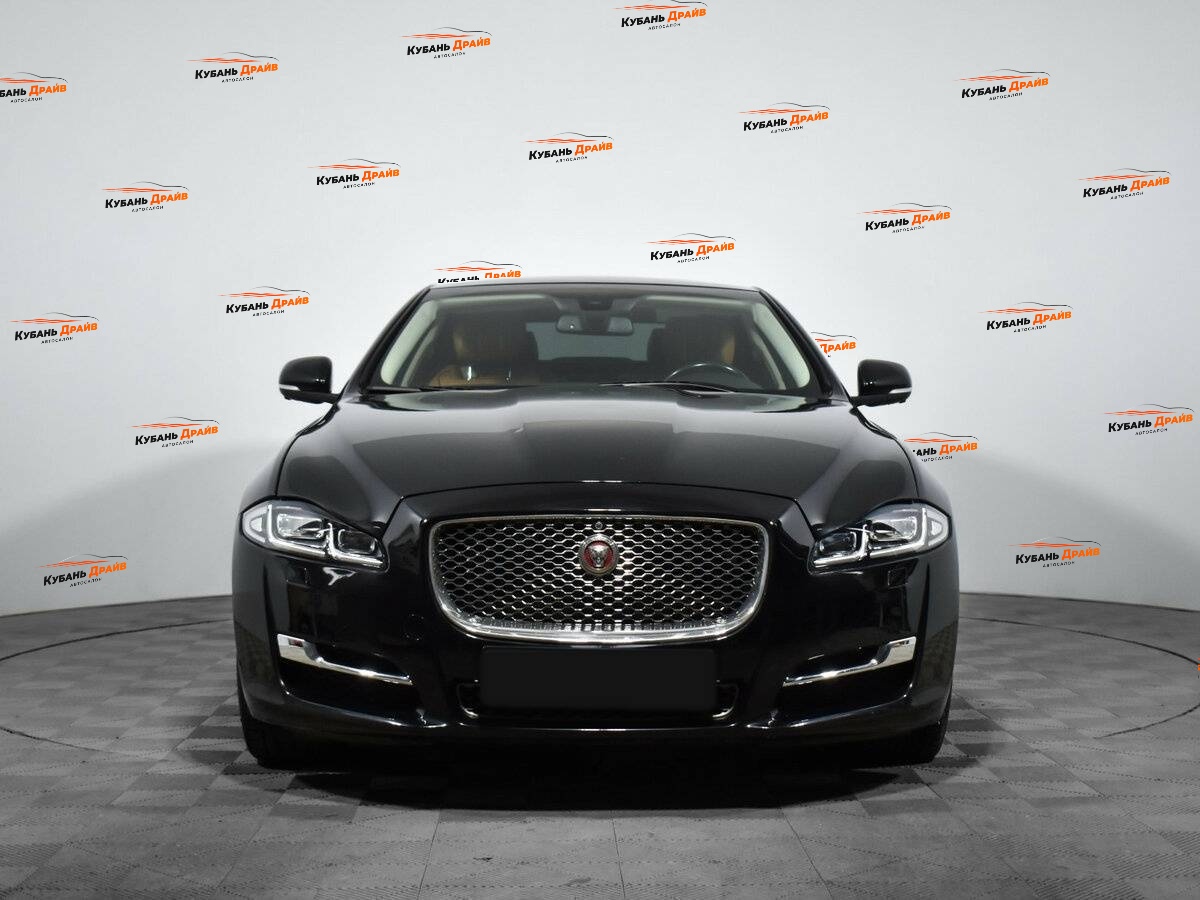 Jaguar XJ 2016 года с пробегом. Фото: #1