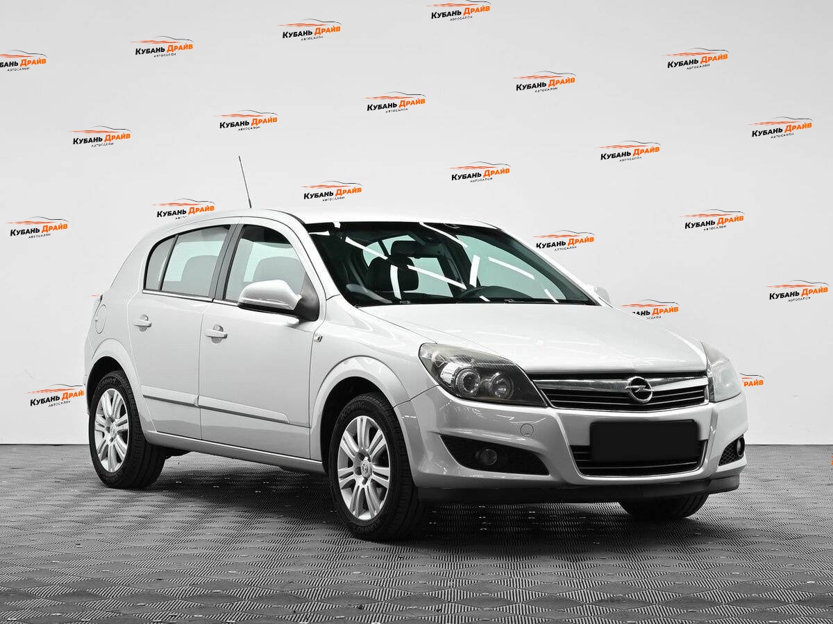 Opel Astra 2012 года с пробегом. Фото: #1