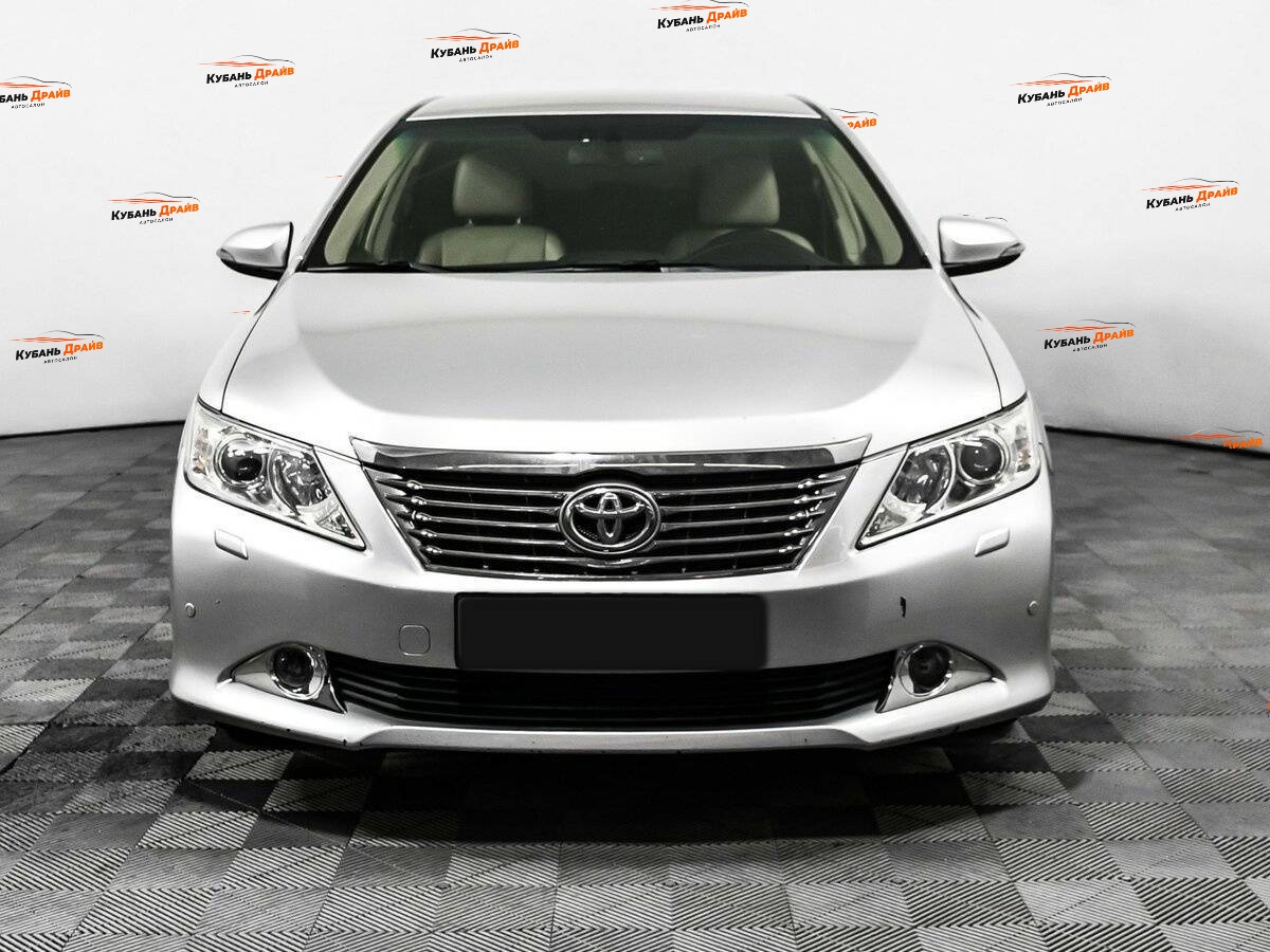 Toyota Camry 2012 года с пробегом. Фото: #1