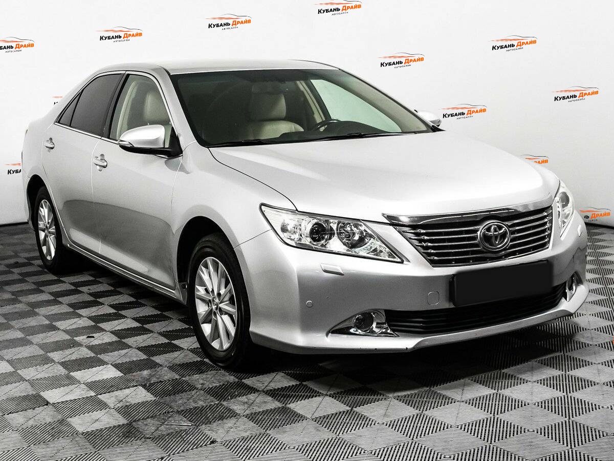 Toyota Camry 2012 года с пробегом. Фото: #2