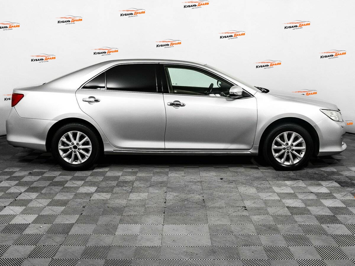 Toyota Camry 2012 года с пробегом. Фото: #3