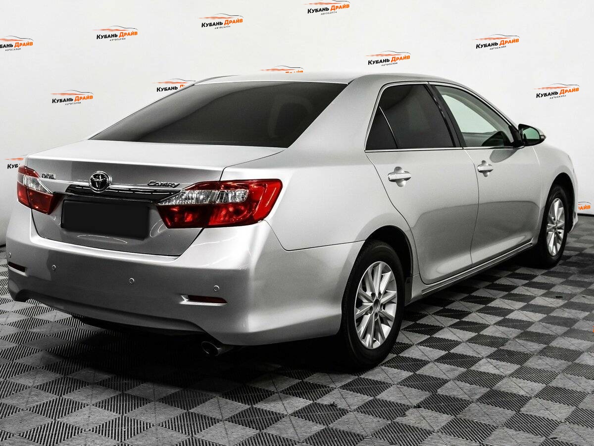 Toyota Camry 2012 года с пробегом. Фото: #4
