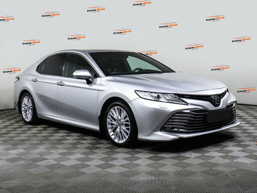 Toyota Camry 2018 года с пробегом. Фото: #1