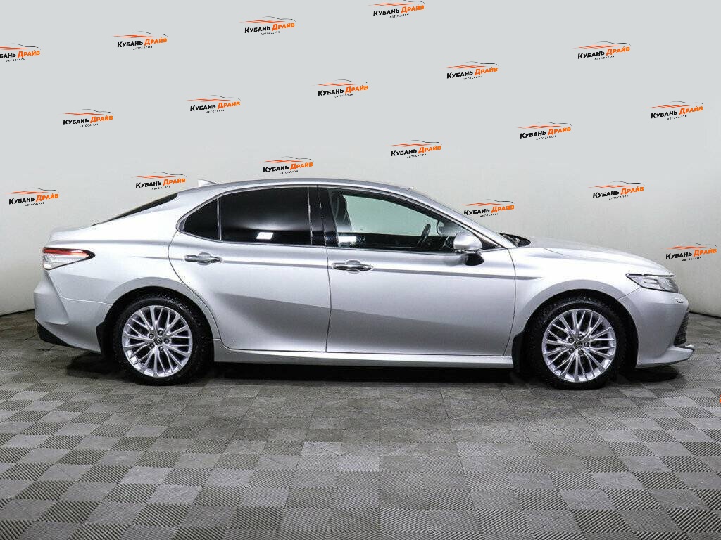 Toyota Camry 2018 года с пробегом. Фото: #2