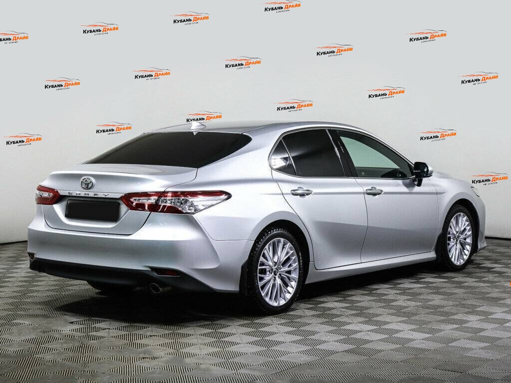 Toyota Camry 2018 года с пробегом. Фото: #3