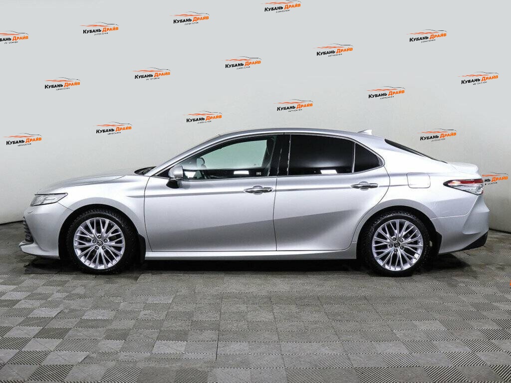 Toyota Camry 2018 года с пробегом. Фото: #6