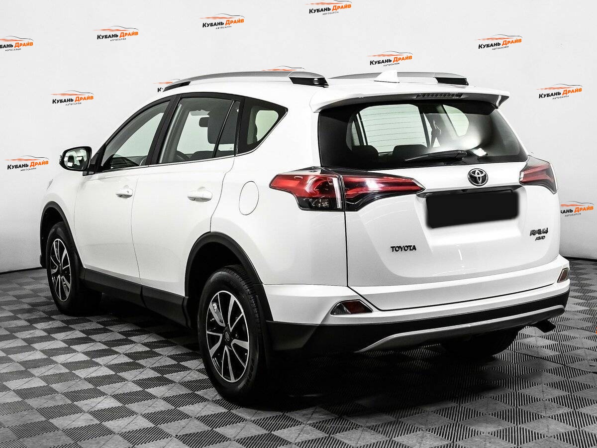 Toyota RAV4 2017 года с пробегом. Фото: #6