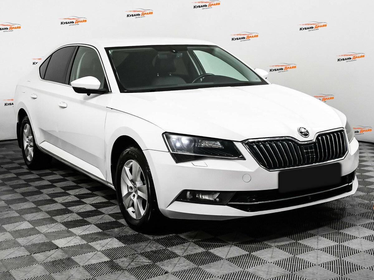 Skoda Superb 2016 года с пробегом. Фото: #2