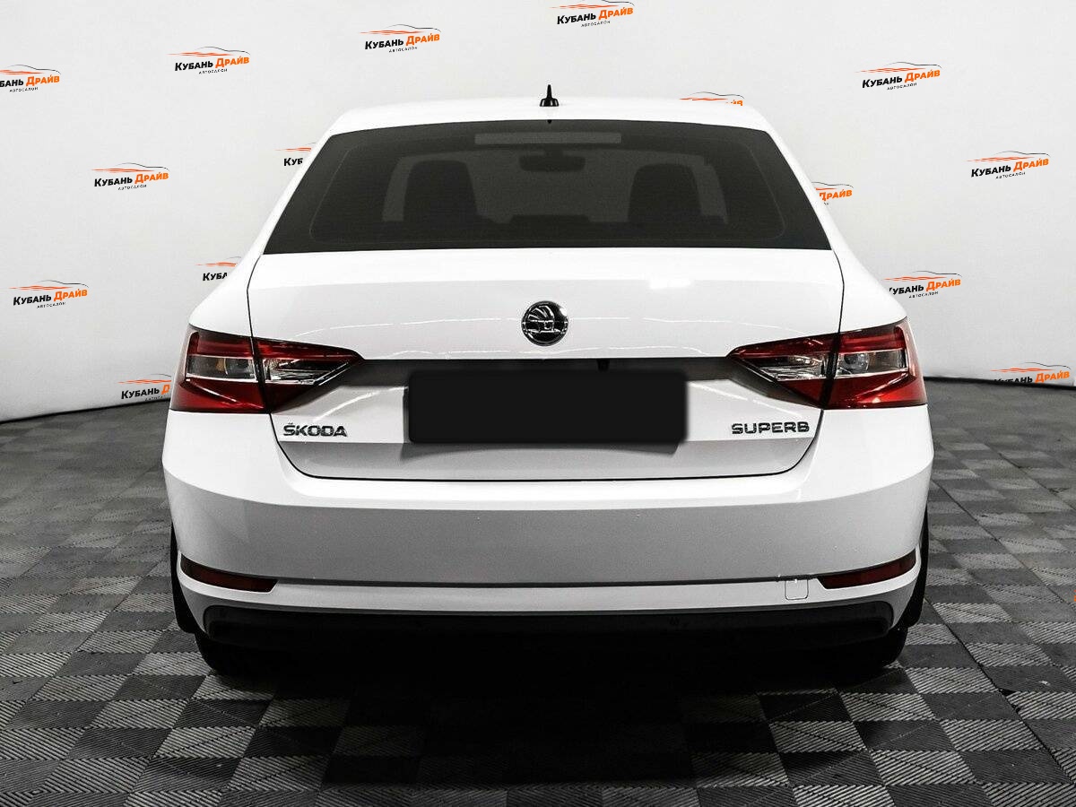 Skoda Superb 2016 года с пробегом. Фото: #5