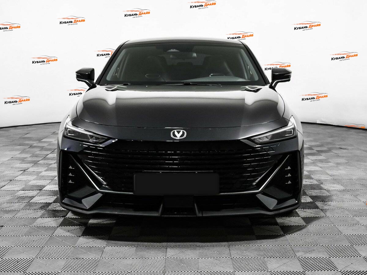 Changan UNI-V 2024 года с пробегом. Фото: #1