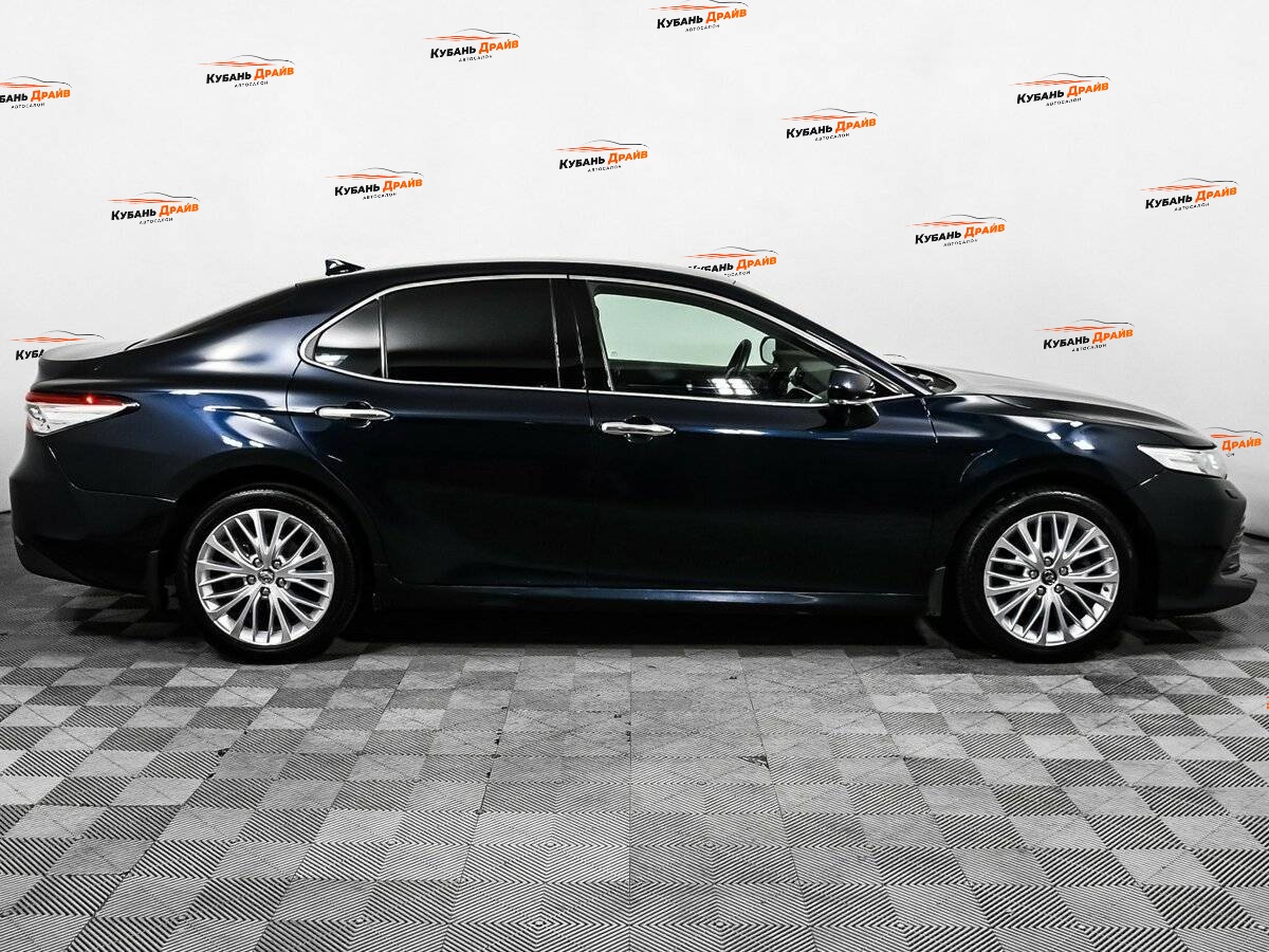 Toyota Camry 2019 года с пробегом. Фото: #3