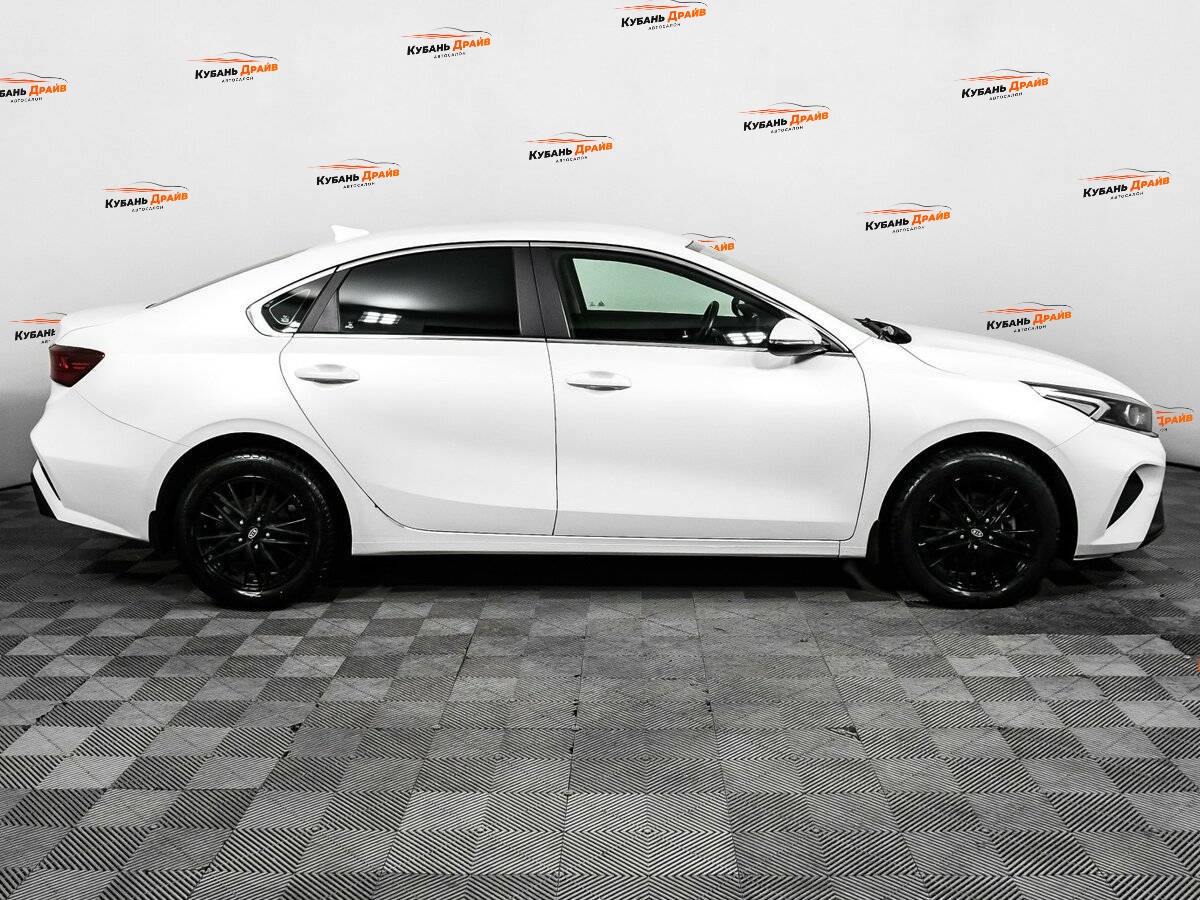 Kia Cerato 2022 года с пробегом. Фото: #3