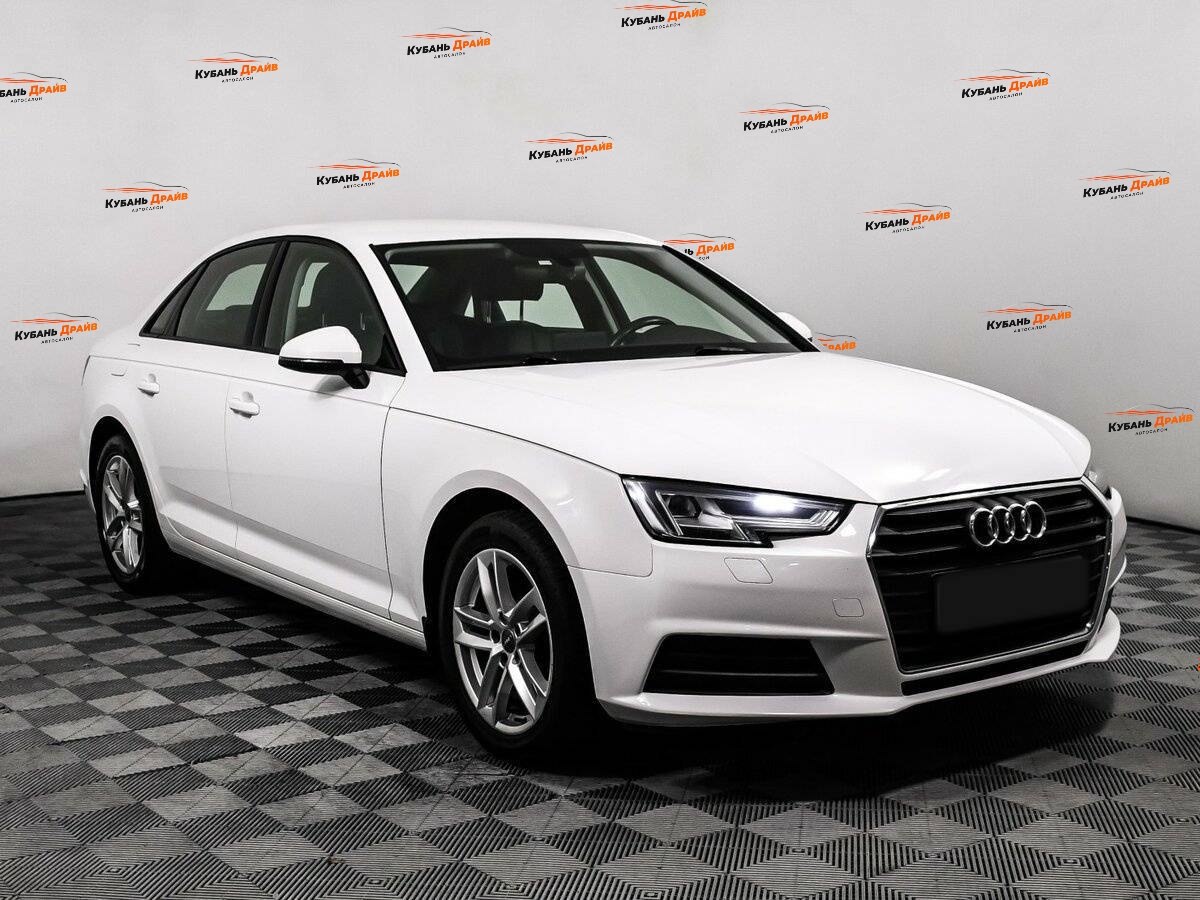 Audi A4 2018 года с пробегом. Фото: #2