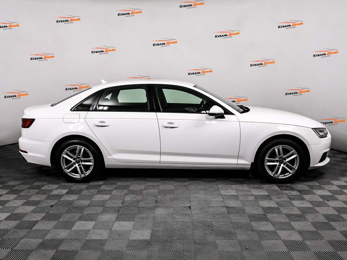 Audi A4 2018 года с пробегом. Фото: #3