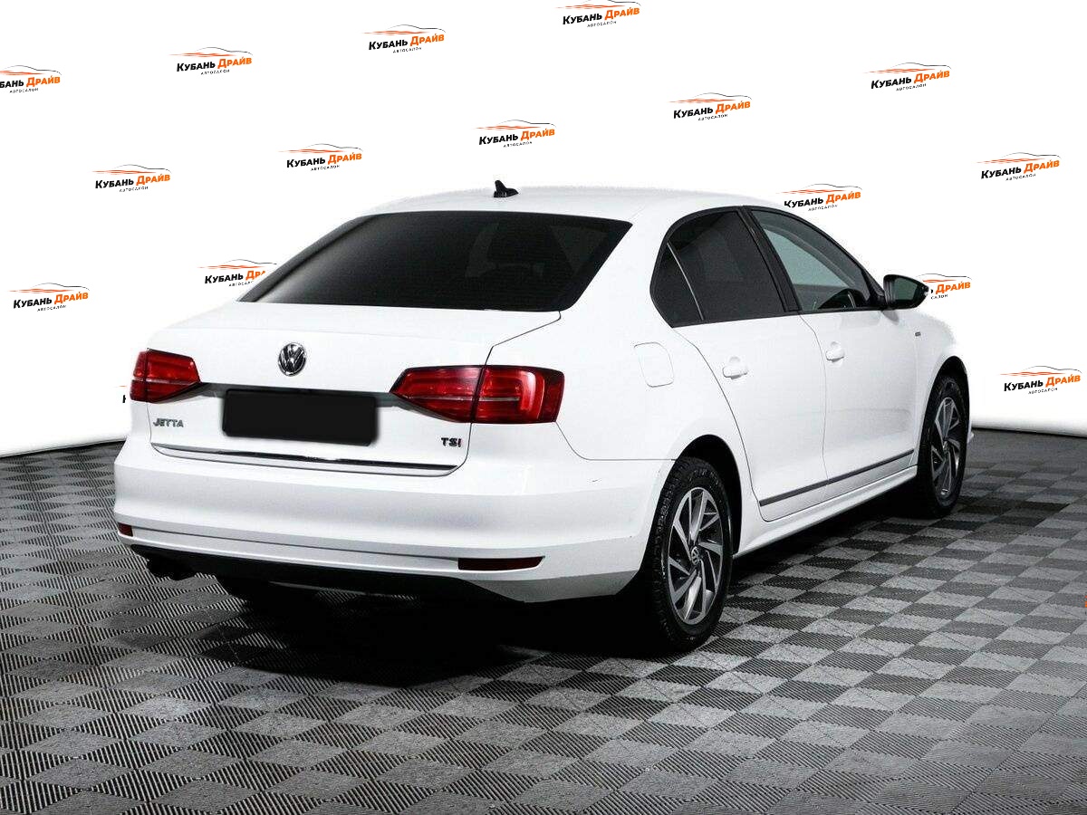 Volkswagen Jetta 2017 года с пробегом. Фото: #4