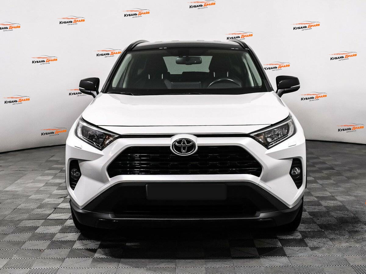 Toyota RAV4 2021 года с пробегом. Фото: #1