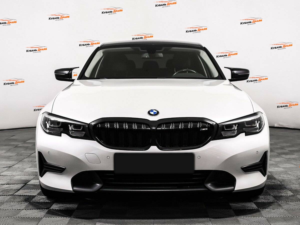BMW 3 серии 2019 года с пробегом. Фото: #1