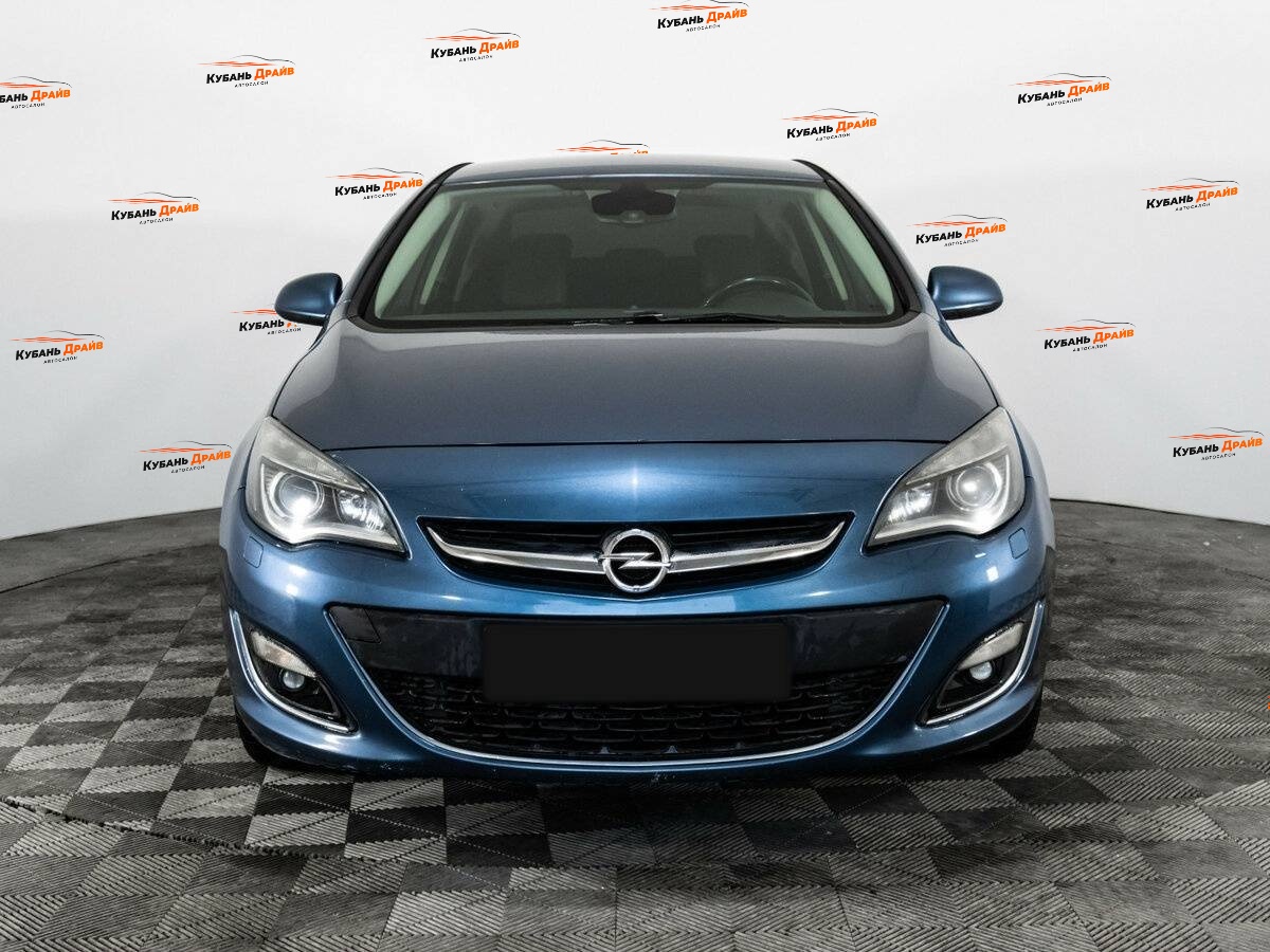 Opel Astra 2012 года с пробегом. Фото: #1