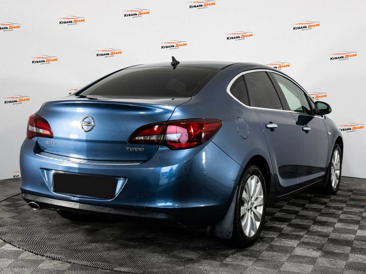 Opel Astra 2012 года с пробегом. Фото: #3
