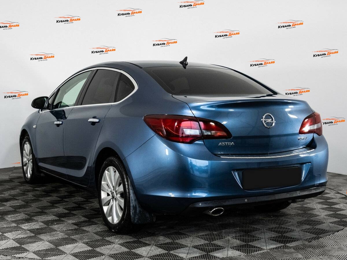 Opel Astra 2012 года с пробегом. Фото: #5