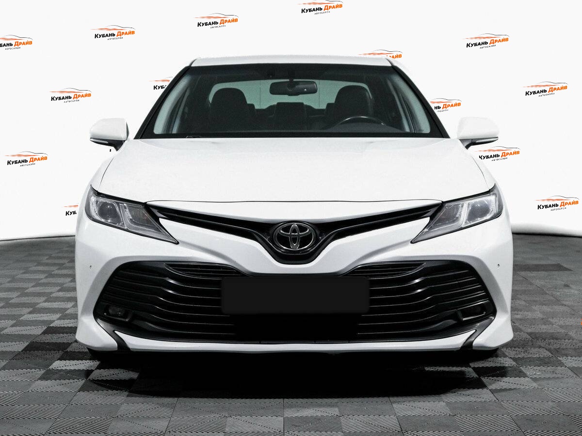 Toyota Camry 2018 года с пробегом. Фото: #1