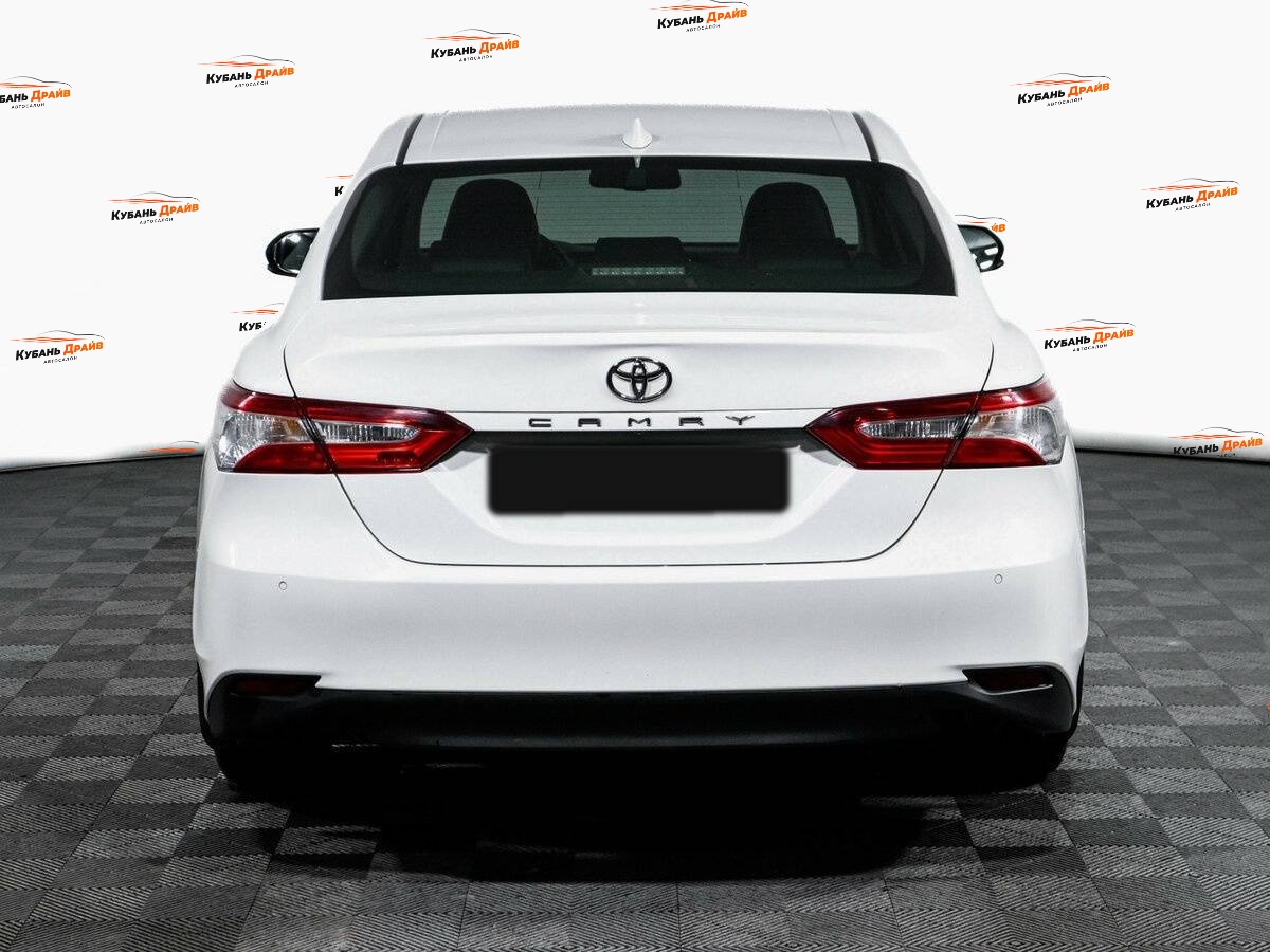 Toyota Camry 2018 года с пробегом. Фото: #5