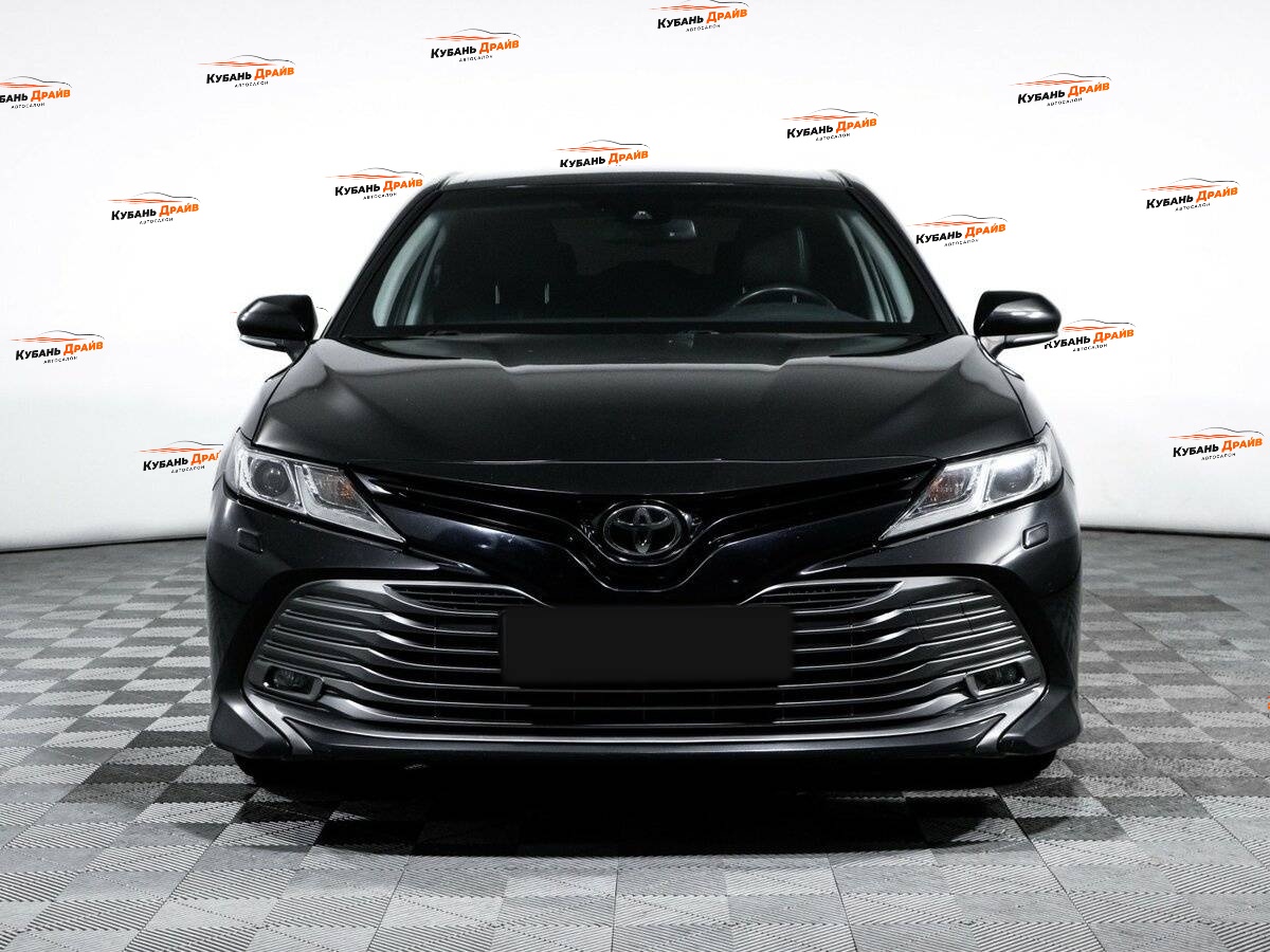 Toyota Camry 2018 года с пробегом. Фото: #3