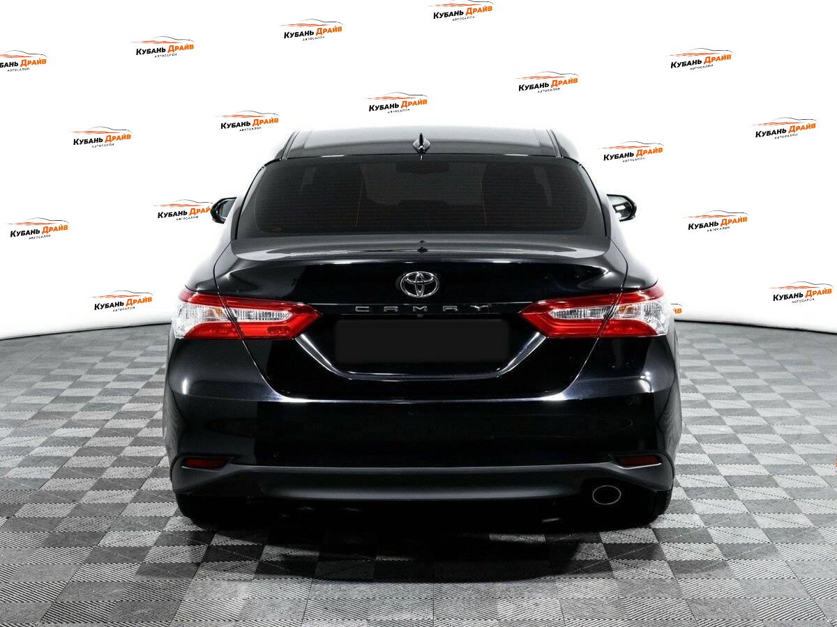 Toyota Camry 2018 года с пробегом. Фото: #5