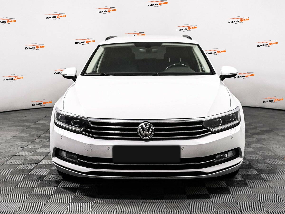 Volkswagen Passat 2018 года с пробегом. Фото: #1