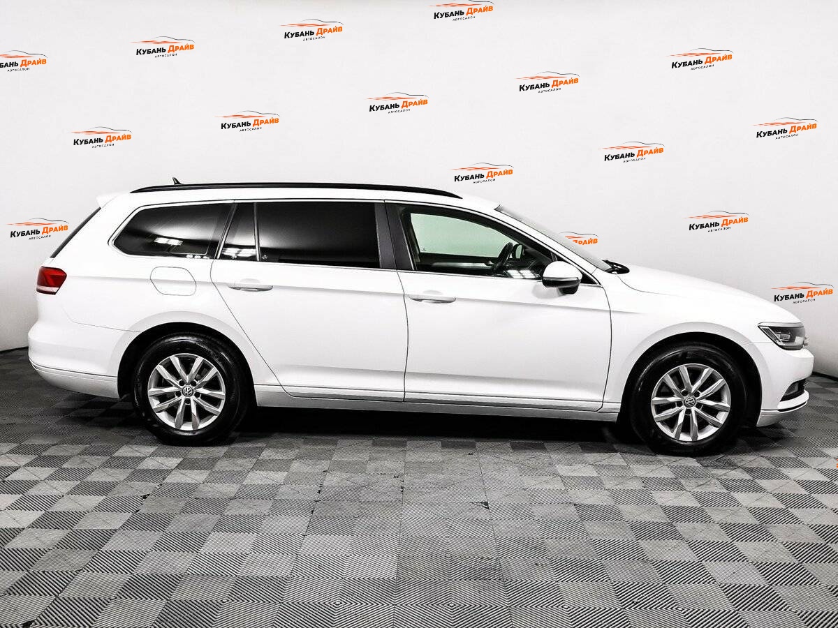Volkswagen Passat 2018 года с пробегом. Фото: #3