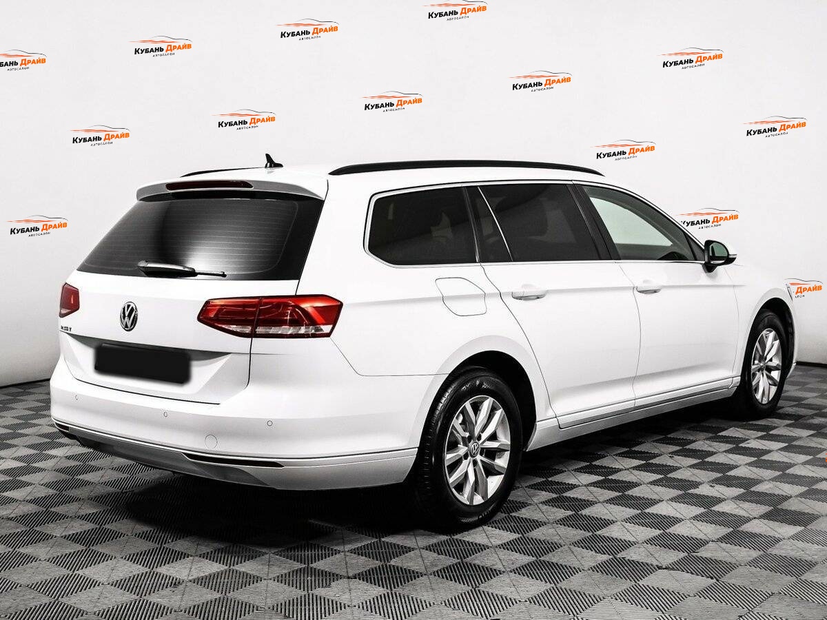 Volkswagen Passat 2018 года с пробегом. Фото: #4