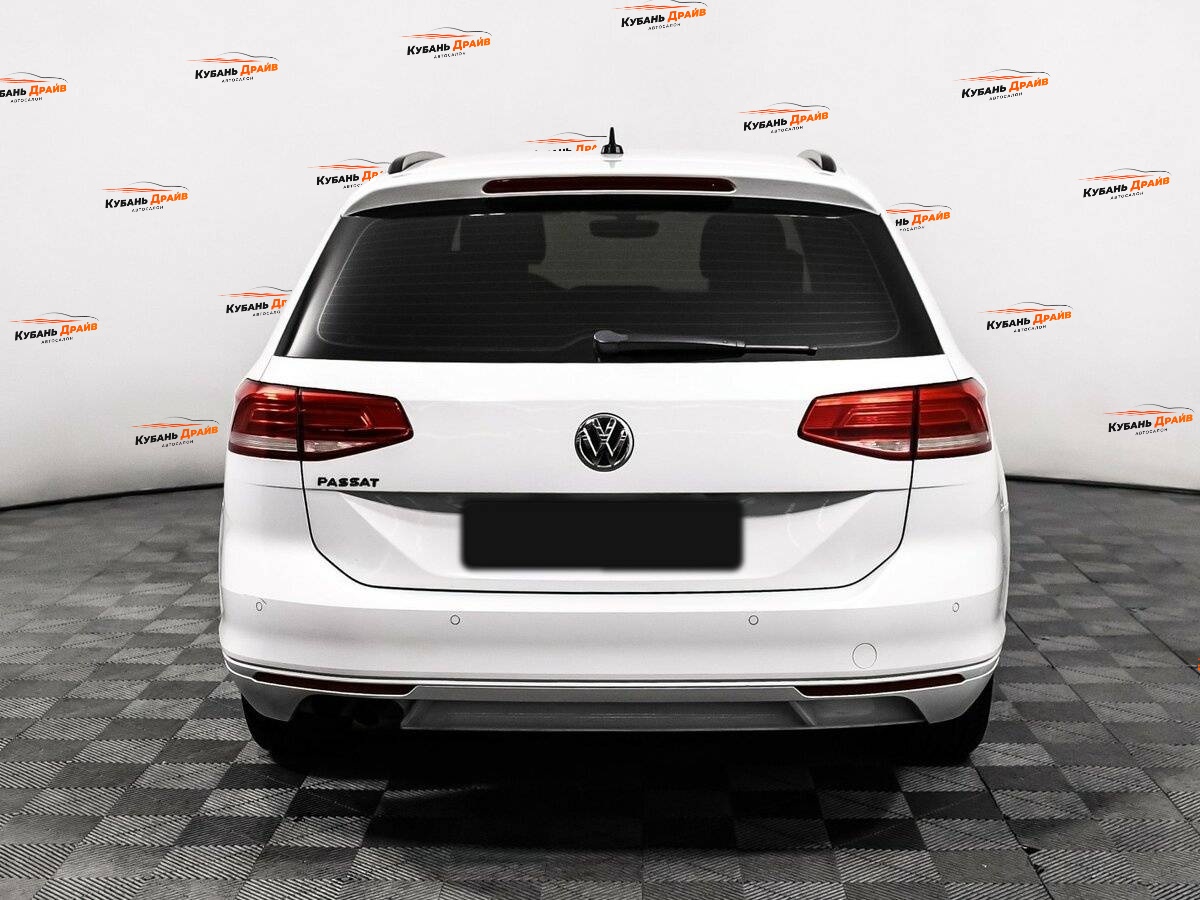 Volkswagen Passat 2018 года с пробегом. Фото: #5