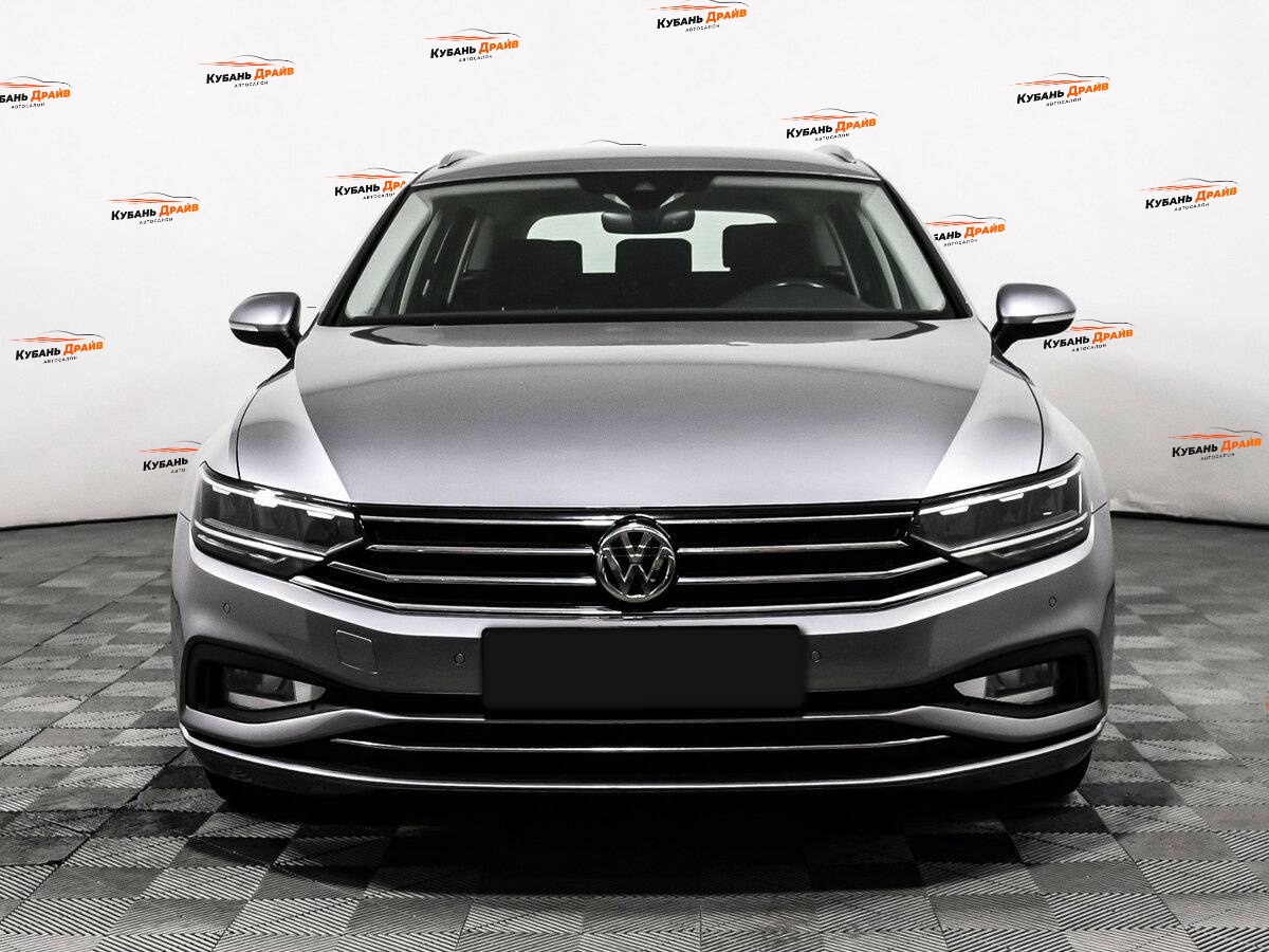 Volkswagen Passat 2019 года с пробегом. Фото: #1