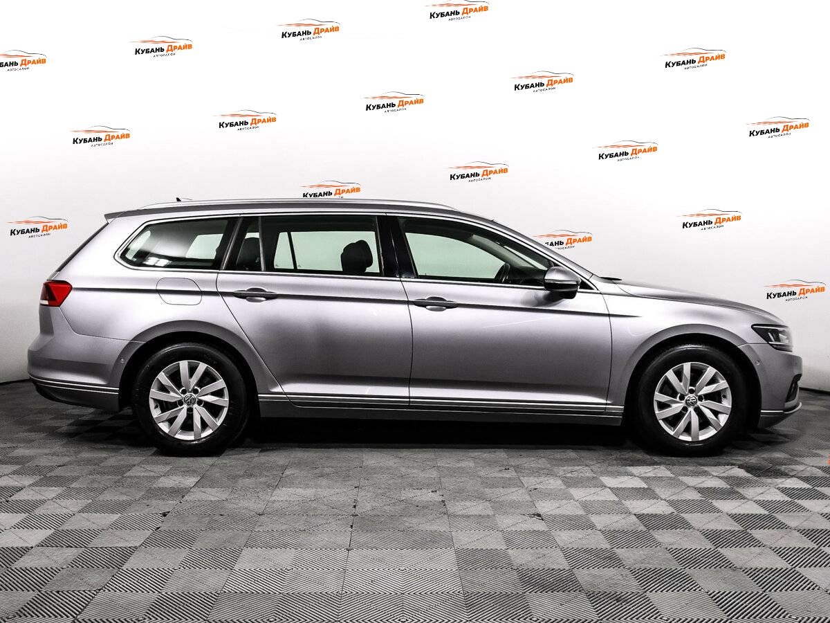 Volkswagen Passat 2019 года с пробегом. Фото: #3