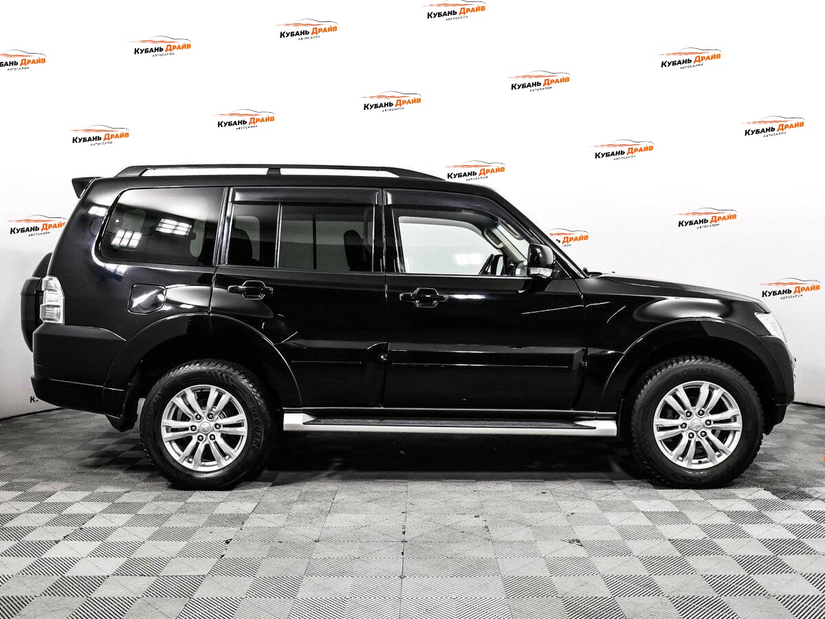 Mitsubishi Pajero 2015 года с пробегом. Фото: #3