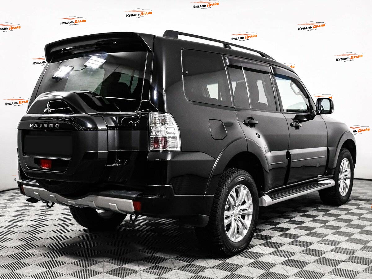 Mitsubishi Pajero 2015 года с пробегом. Фото: #4