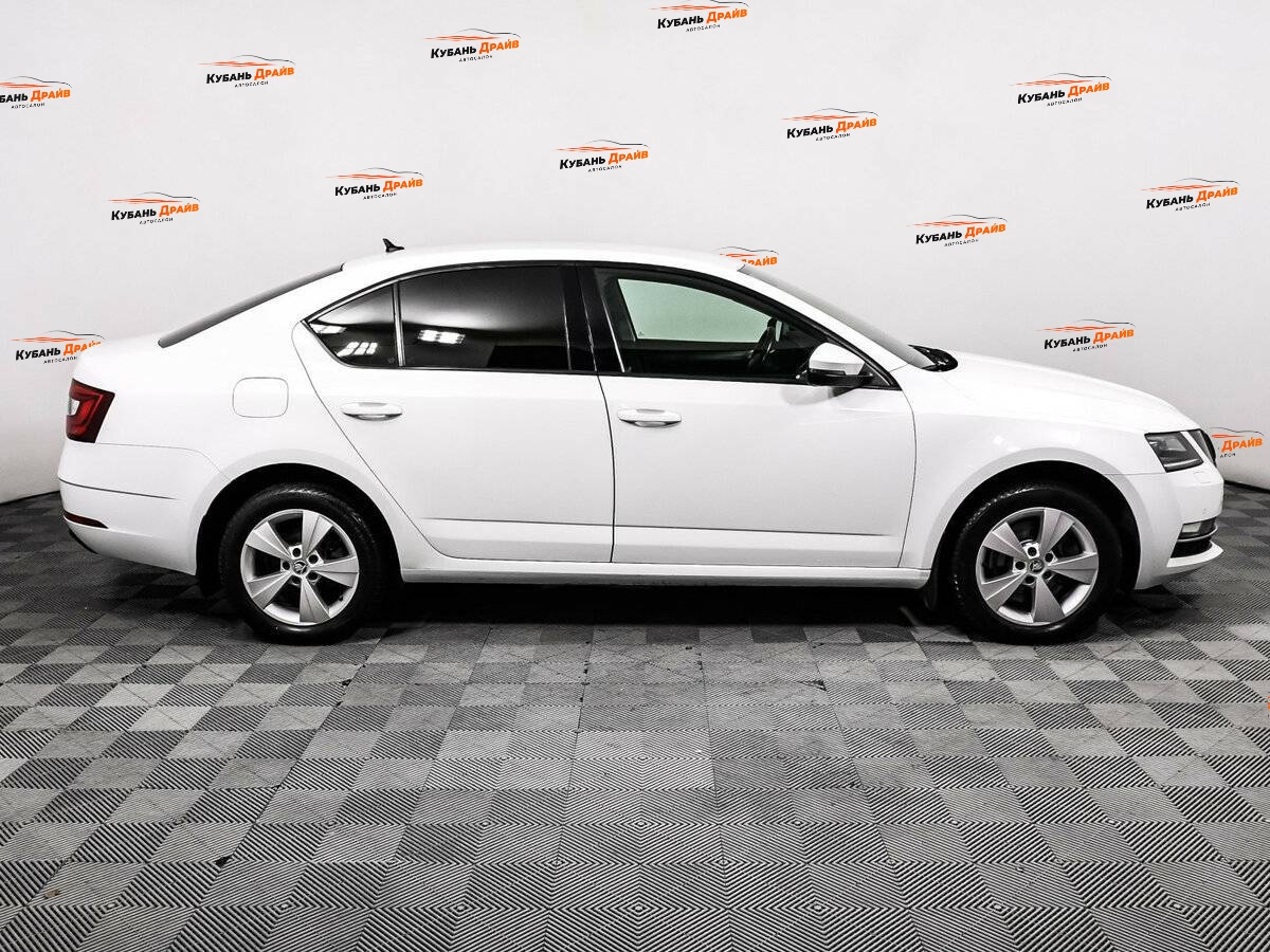 Skoda Octavia 2017 года с пробегом. Фото: #3