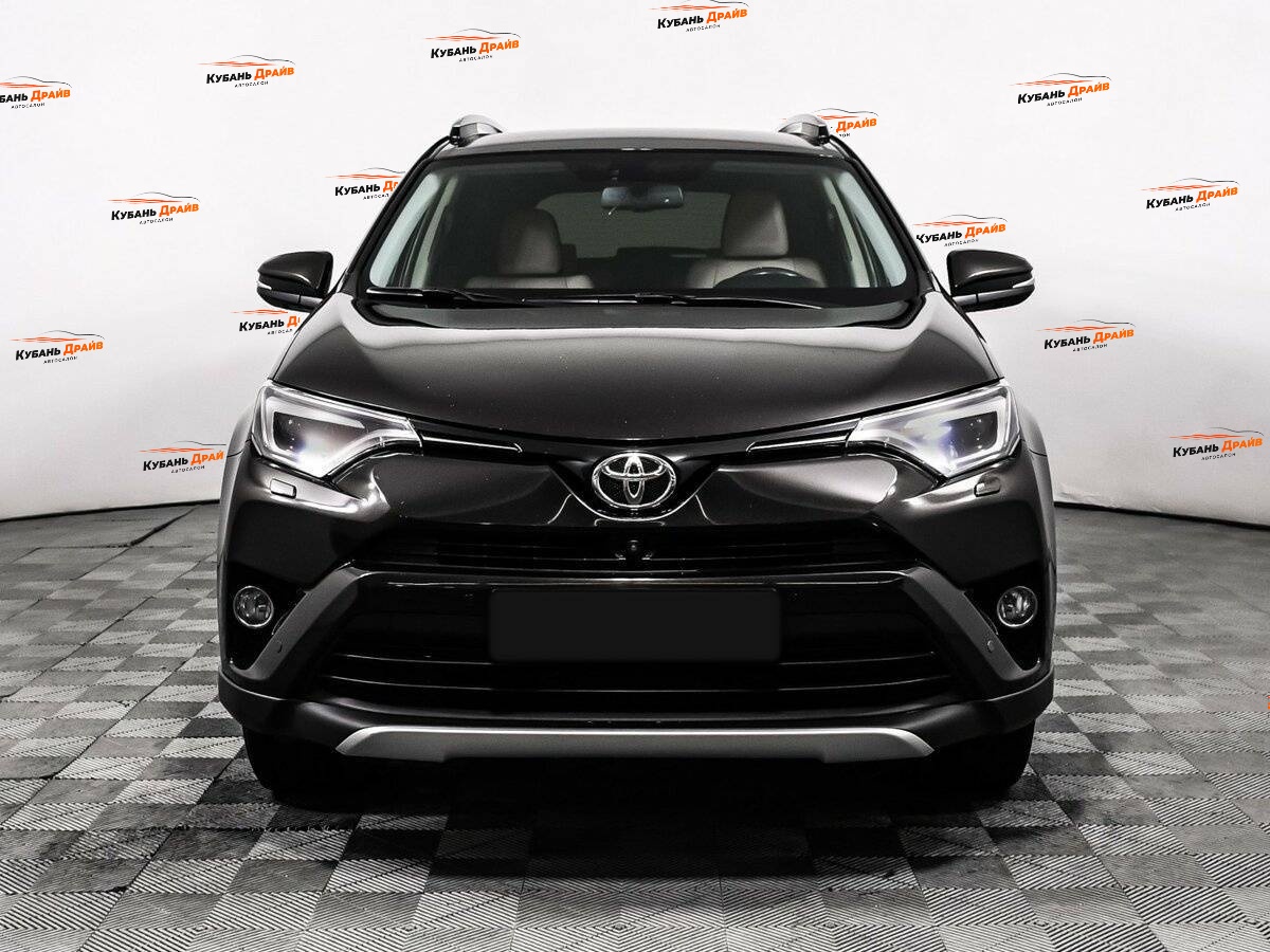 Toyota RAV4 2015 года с пробегом. Фото: #1